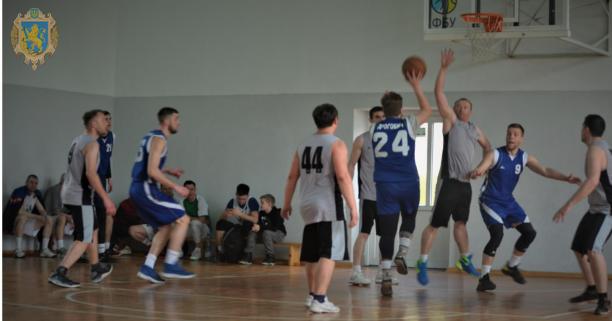 У Самборі громади позмагались у баскетболі у межах Спортивних ігор Львівщини