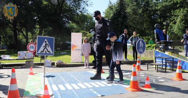 Для дітей із Львівщини та Польщі організували мандрівку до ведмедів у «Домажир»
