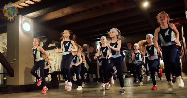 “Рух – це здорово!”: школярі Львівщини взяли участь у фізкультурно-оздоровчому флешмобі