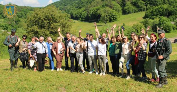 Столиця чорної кераміки й іконостас славетного Рутковича – «Експедицію громад» приймала Золочівщина