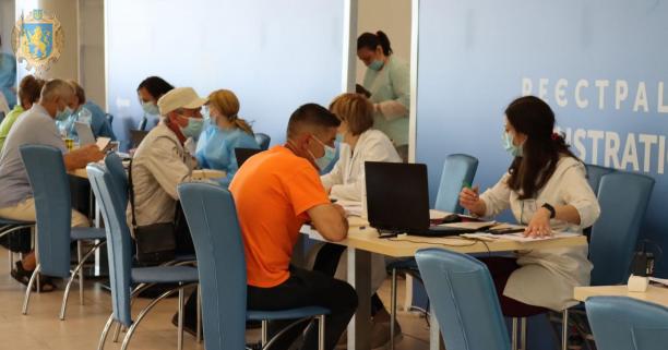 В області працює 8 центрів вакцинації: адреси та графік роботи