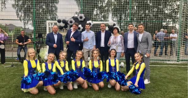 На Яворівщині відкрили спортивний майданчик для гри у мініфутбол