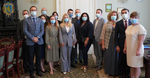 «Наше завдання на глобальному рівні – щоб до вересня 10 % населення світу були вакциновані», – глава Представництва ВООЗ в Україні Ярно Хабіхт