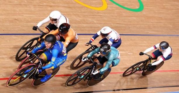 Олена Старікова стає четвертою у гонці кейрін на Олімпійських Іграх