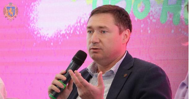 Молодвіж у Львові: Максим Козицький став учасником дискусії на тему ідентичності