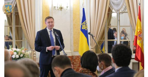 «Дні Іспанії у Львові»: у Палаці Потоцьких урочисто відкрили виставку «Шлях Сантьяго»