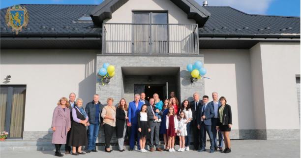 Новостворений ДБСТ у Великих Мостах подарував сімейне тепло чотирьом сестричкам