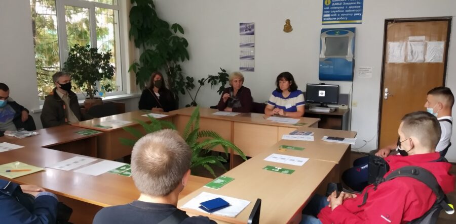 Співпрацюємо з роботодавцями та допомагаємо людям!