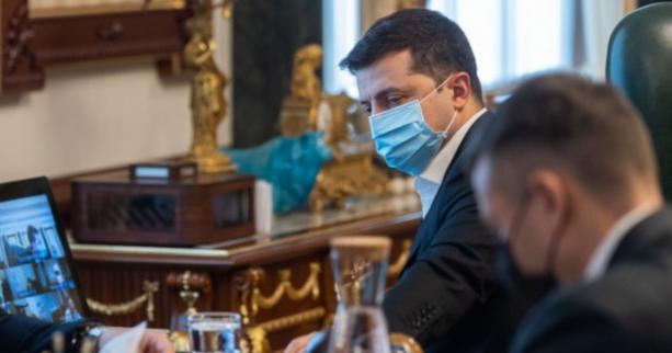 Пришвидшення вакцинації та боротьбу з підробкою ПЛР-тестів і сертифікатів про щеплення проти COVID-19 обговорили на нараді у Президента