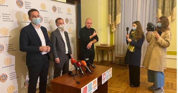 Золочівську та Львівську обласну клінічну лікарню включили до переліку «ковідних» медзакладів області