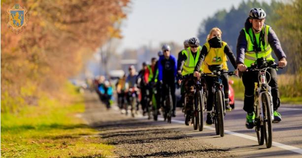 «Разом попри кордони»: на Львівщині відбулася веломандрівка до Верещиці