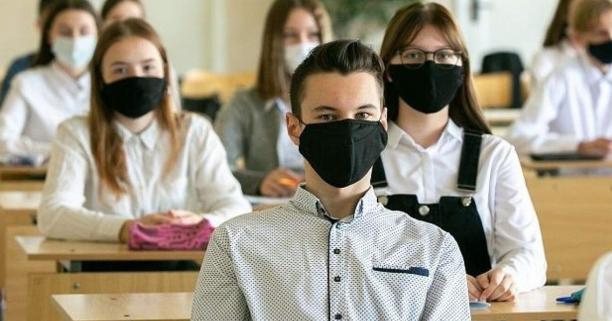 З 22 листопада учні та студенти Львівщини повертаються до очного навчання