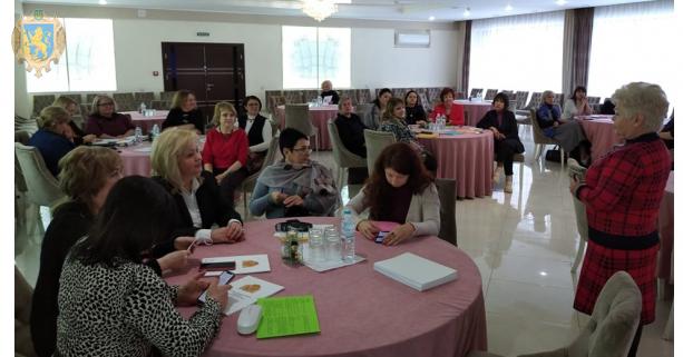 Рада директорів на своєму третьому засіданні обрала голову та його заступника