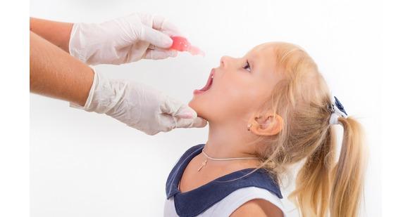 Українських батьків закликають вакцинувати від поліомієліту дітей, які пропустили щеплення