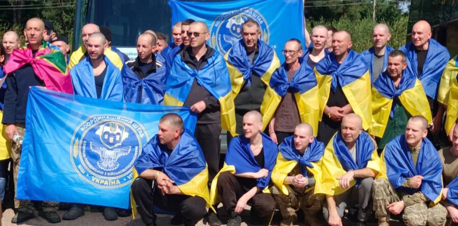 Ще 84 українці, наші воїни та цивільні, повертаються додому з російського полону