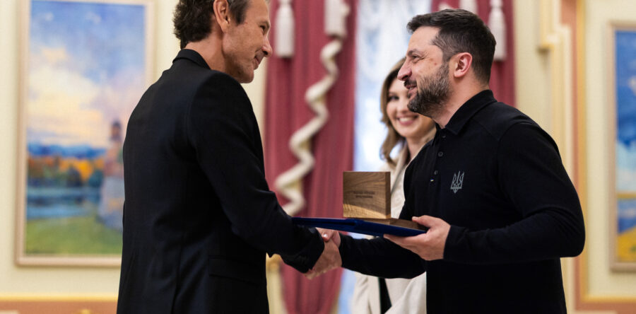 Президент вручив щорічну відзнаку «Національна легенда України» військовим, спортсменам, митцям і меценатам