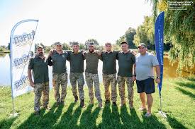 «Терапія мандрами»: для захисників організували риболовлю в Озерному краї