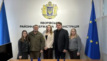 Начальник Яворівської РДА нагородив працівників Яворівського національного природничого парку