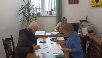 Яворівські податківці під час проведення тренінгів допомагають платникам освоїти «Електронний кабінет платника»