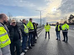 Завершили будівництво нового шляхопроводу через залізницю на трасі Львів – Краковець