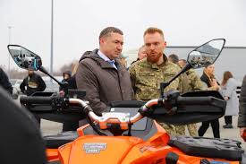 Львівщина передала військовим нову партію транспорту в межах проєкту «Машини, які»