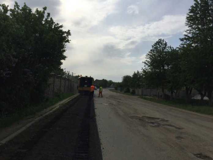 На  Яворівщині розпочали ремонтні роботи автомобільної дороги Лозино-Бірки