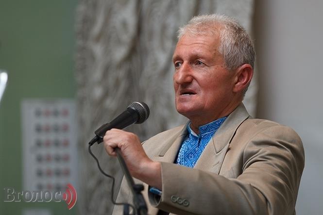 ЛАУРЕАТ КНИГИ РЕКОРДІВ УКРАЇНИ ІВАН ПАЗИН ОРГАНІЗУЄ ПОЕТИЧНИЙ МАРАФОН