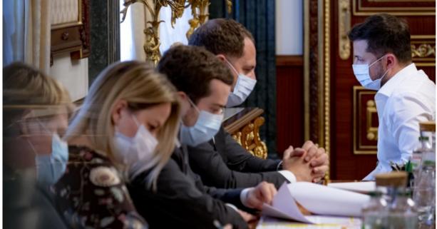 Україна увійшла в «зелену» зону навіть за критеріями ЄС та новий «ковід-сертифікат» – підсумки селекторної наради Президента України