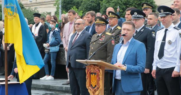 «Будьте гідні своєї Батьківщини та подвигу її героїв!», – Максим Козицький привітав випускників Львівського університету внутрішніх справ із завершенням навчання