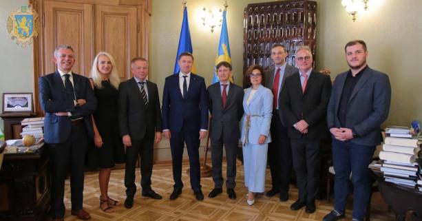 Поглиблення економічної та культурної співпраці: Максим Козицький зустрівся з П’єром Франческо Дзадзо