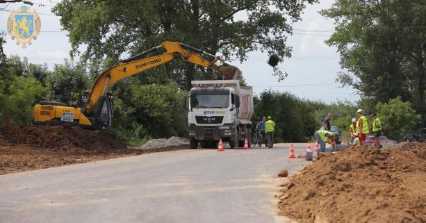 Для швидкого ремонту дороги Єдності в межах Львівщини залучили понад 150 одиниць техніки