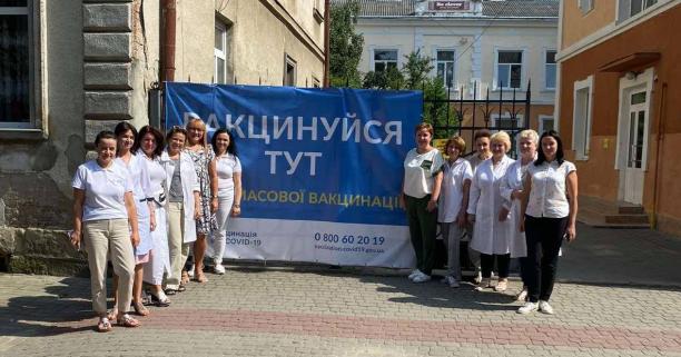 Вчора на Львівщині провакцинували 3751 особу, з них 3042 – у центрах вакцинації