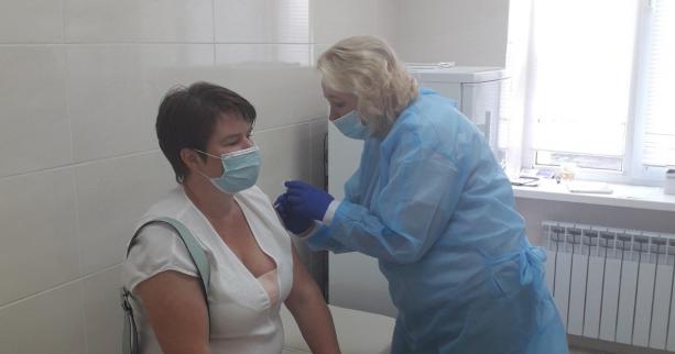 Вчора на Львівщині провакцинували 3361 особу, з них 2762 – у центрах вакцинації