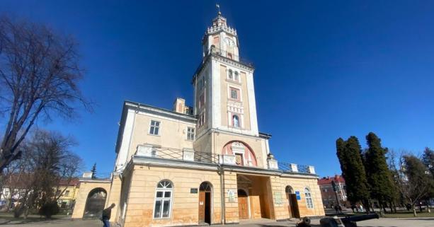 Майже 1 мільйон гривень з обласного бюджету виділили для реставрацію ратуші у Самборі