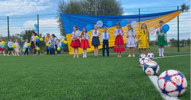 У Кам’янка-Бузькій громаді відкрили новий спортивний майданчик