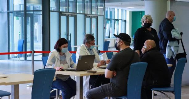 Вчора в області провакцинували 4174 особи, з них 3185 – у центрах вакцинації