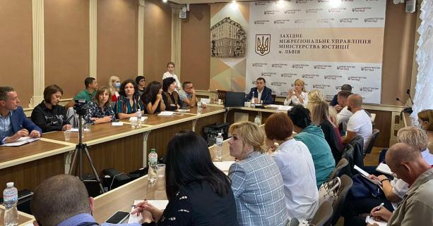 Актуальні питання подання відомостей про кінцевих бенефіціарних власників для юридичних осіб обговорили під час круглого столу