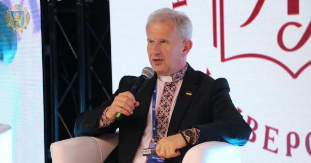 “В Українському католицькому університеті стараємось впроваджувати найвищі стандарти освіти”, – отець Богдан Прах