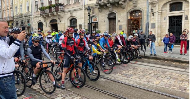 Осіння «Львівська Сотка» зібрала понад 700 велосипедистів