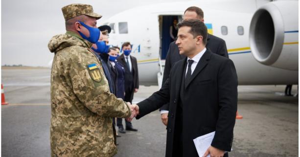 Президент доручив виплатити в повному обсязі грошове забезпечення військовим ЗСУ та премію з нагоди Дня захисників і захисниць України