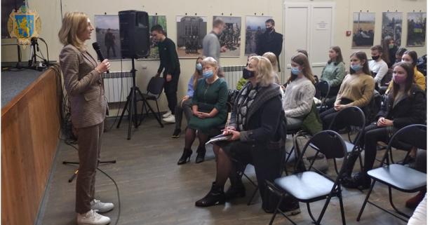 Десятикласницю львівської школи обрали президентом обласного учнівського парламенту