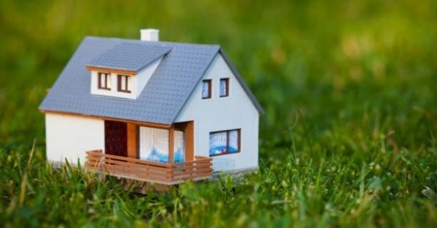 Відтепер земельні ділянки продаватимуть разом із нерухомістю: роз’яснення департаменту АПК