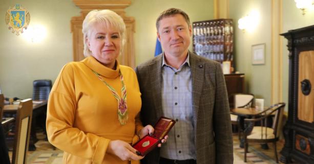 З нагоди професійного свята Максим Козицький відзначив працівників соціальної сфери області