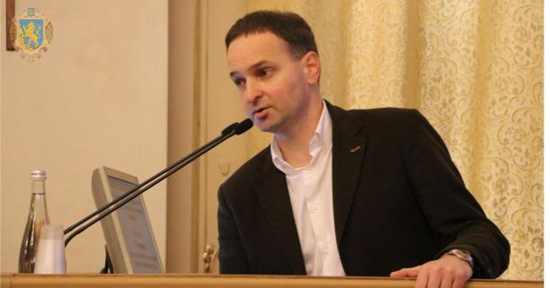 «Ми повинні неухильно дотримуватися умов карантину», – Орест Чемерис доповів про епідситуацію на сесії облради