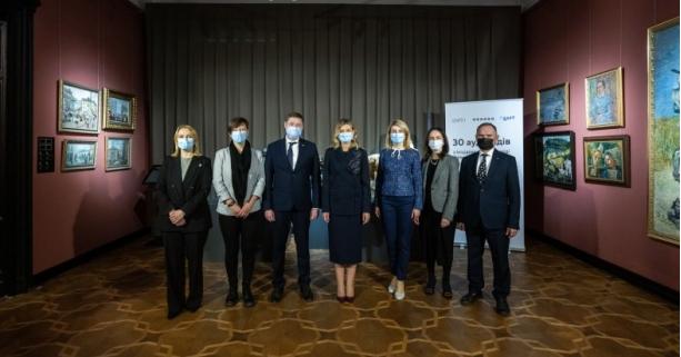 У трьох львівських музеях з ініціативи Олени Зеленської запрацювали україномовні аудіогіди