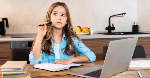 Мешканців Львівщини закликають подарувати дітям техніку для онлайн навчання