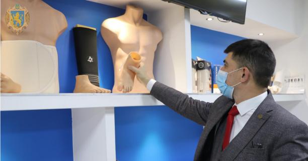 Львівське підприємство з виготовлення протезів забезпечує реабілітаційними засобами чотири області України