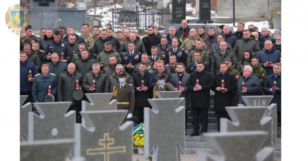 Львівщина відзначає 30-річчя ЗСУ: на Личакові вшанували пам’ять новітніх Героїв