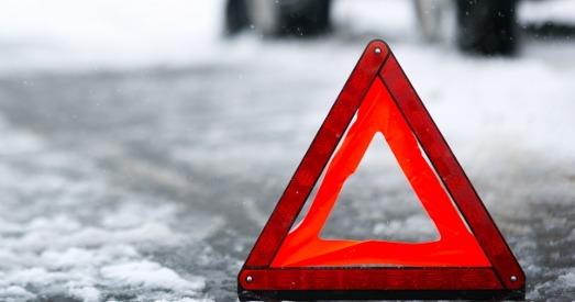 За минулу добу на автошляхах Львівщини 75 ДТП: водіїв закликають бути обережними