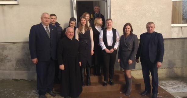 У Бібрській громаді трьом дітям-сиротам вручили ключі від власного житла